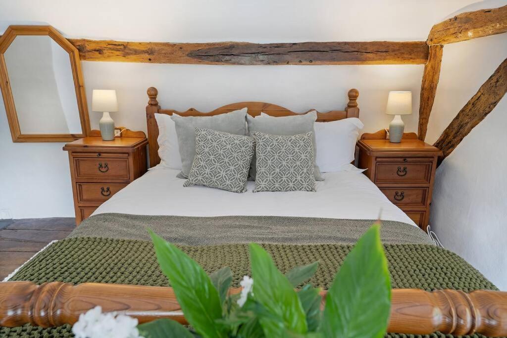 Вилла Local Walks Pub Gardens Pet Friendly Landscaped Gardens And Free Private Parking Doddington  Экстерьер фото