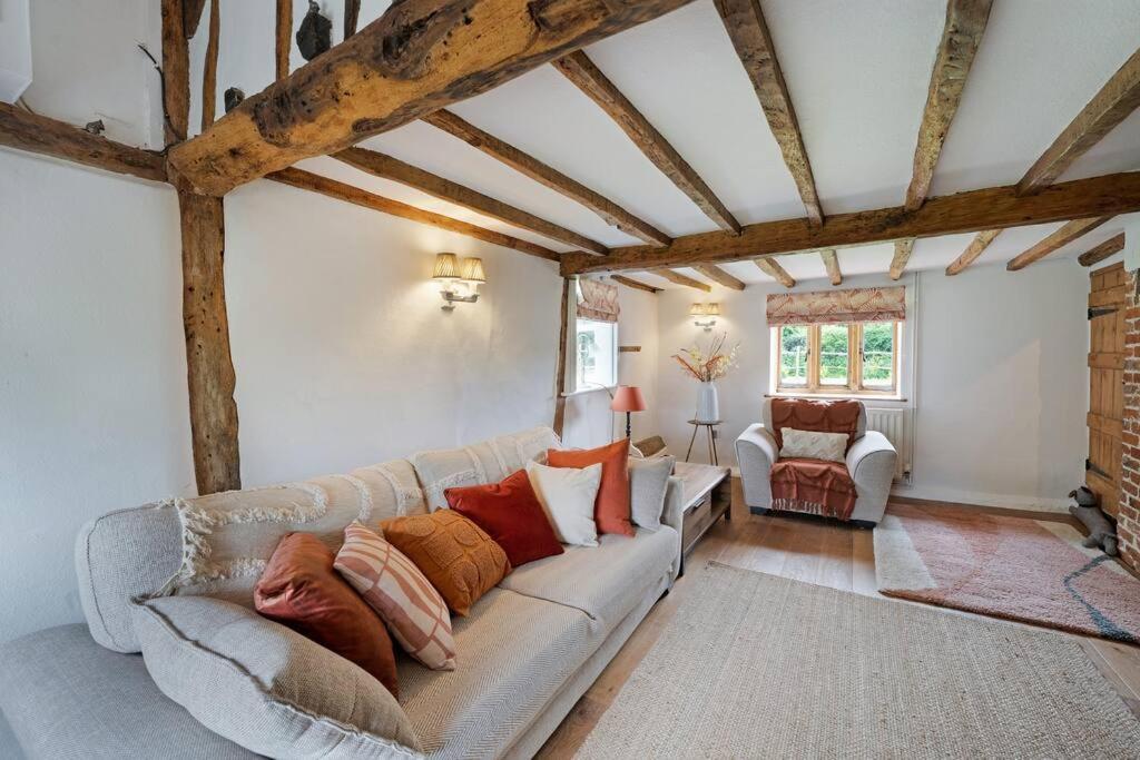 Вилла Local Walks Pub Gardens Pet Friendly Landscaped Gardens And Free Private Parking Doddington  Экстерьер фото