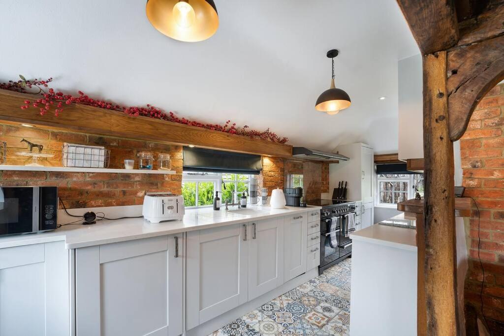 Вилла Local Walks Pub Gardens Pet Friendly Landscaped Gardens And Free Private Parking Doddington  Экстерьер фото